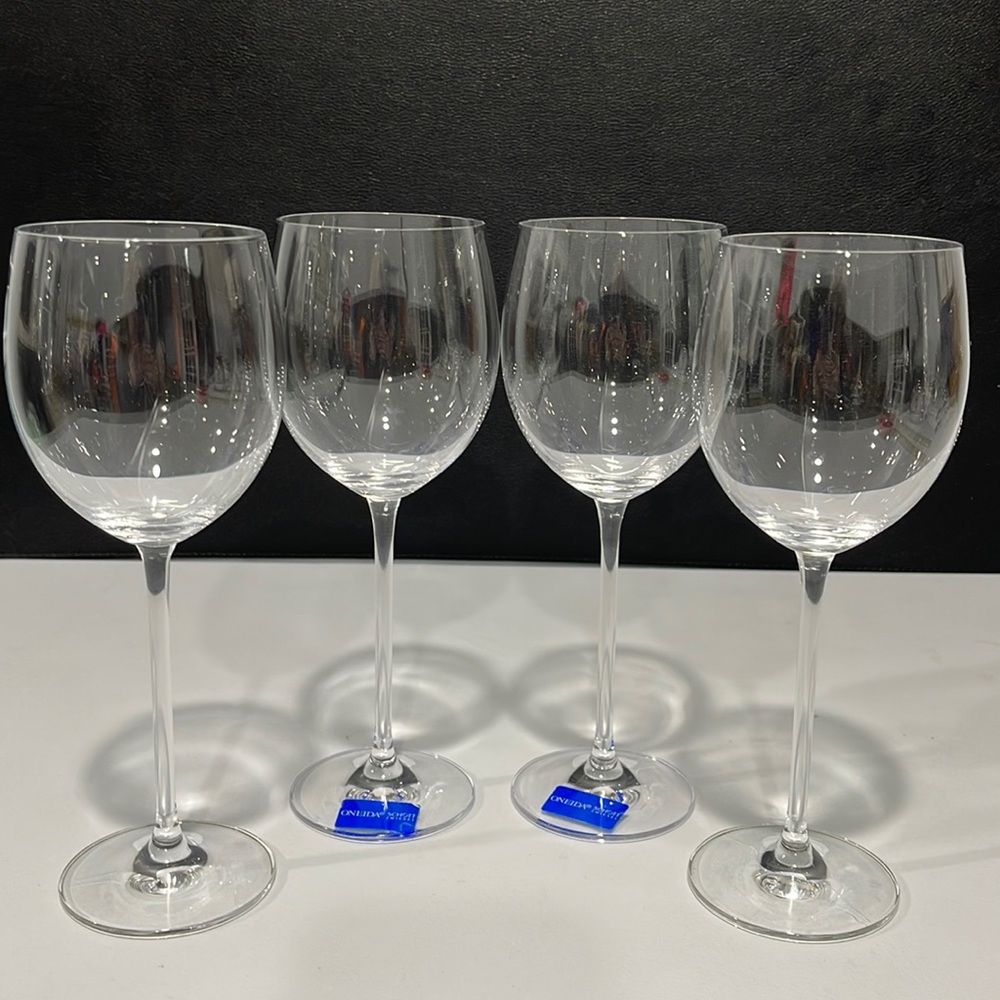 Oneida SCHOTT ZWIESEL Lead Free crystal 9" tall Wine Glasses Set of 4